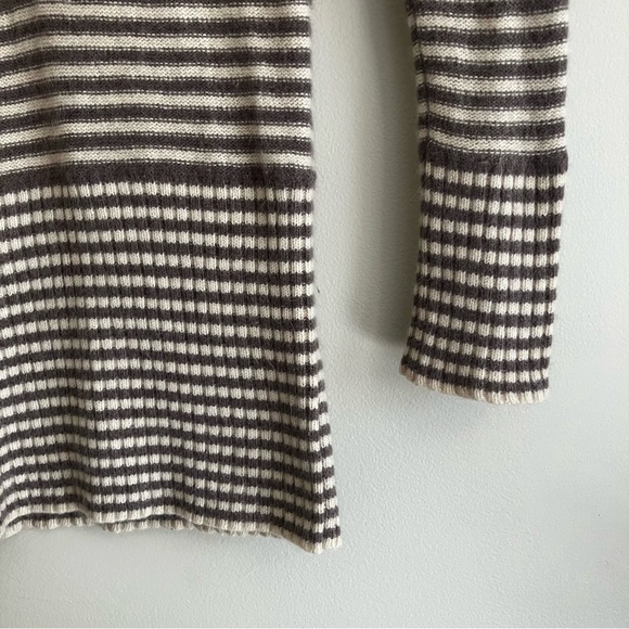 Banana Republic Angora Blend Pull Over Sweater - Picture 5 of 6